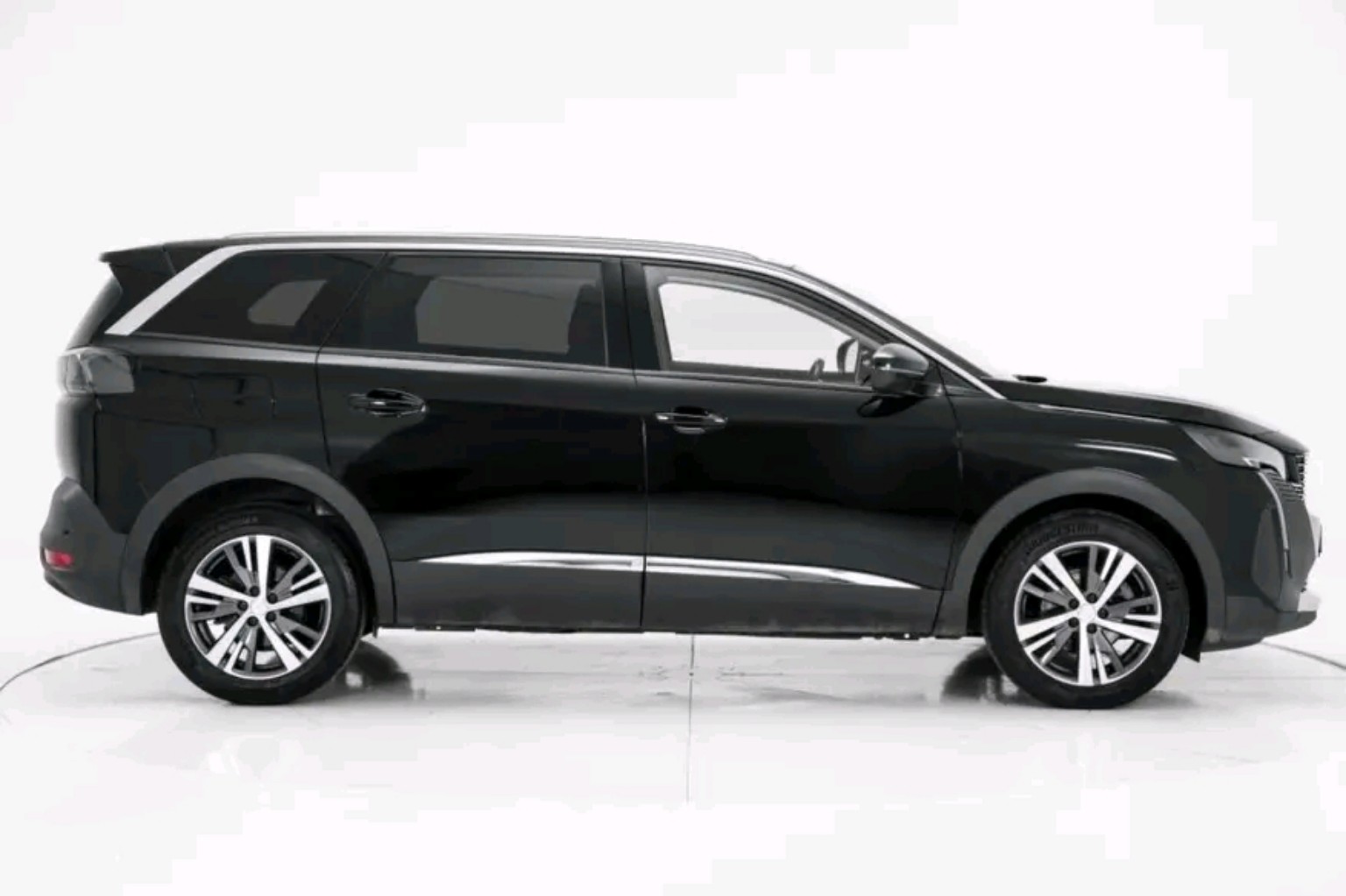 Peugeot 5008 cinzento — vista lateral
